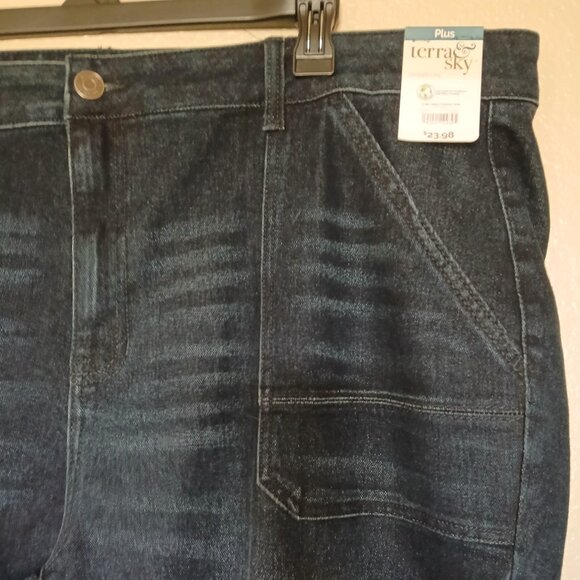 Terra & Sky Women's 24W Plus Size Chop Pocket Straight Leg Jeans - Picture 6 of 8